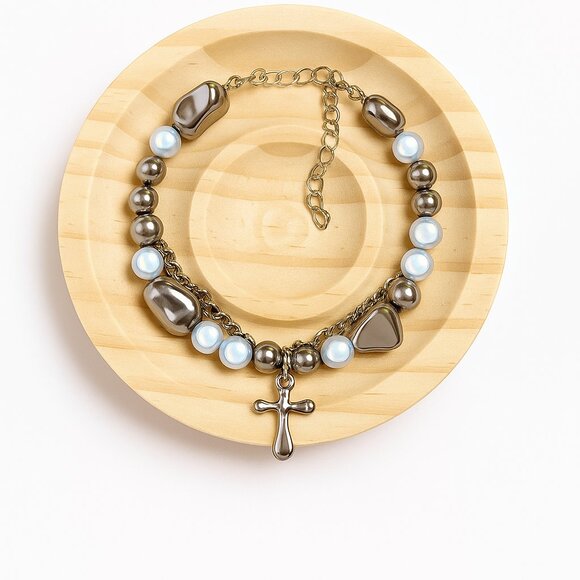 Silver and Pearl Beaded Bracelet - Picture 2 of 3